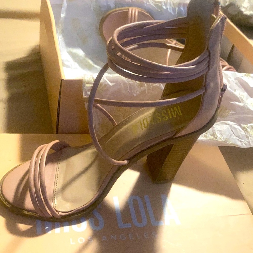 Miss Lola nude heels